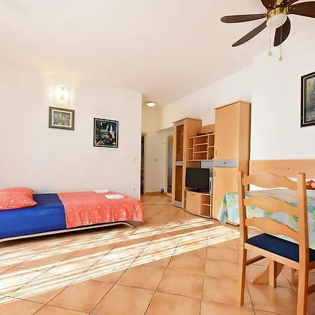 12667a * Vodice